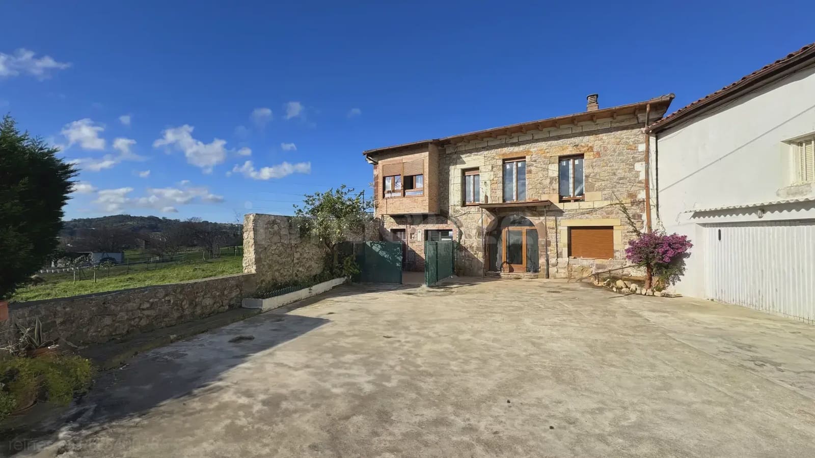 4 soveværelse Semi-Rækkehus til salg i Muriedas med garage - € 349.000 (Ref: 9763449)