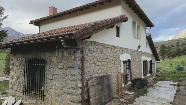 4 soveværelse Finca/Landehus til salg i Cillorigo de Liébana - € 360.000 (Ref: 9763451)