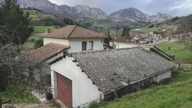 4 soveværelse Finca/Landehus til salg i Cillorigo de Liébana - € 360.000 (Ref: 9763451)