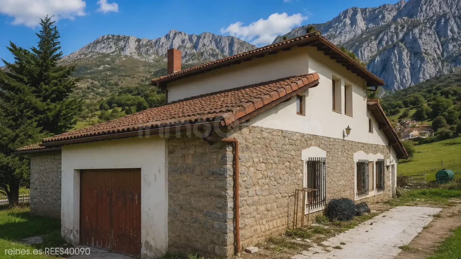 4 bedroom Finca/Country House for sale in Cillorigo de Liebana - € 297,000 (Ref: 9763451)