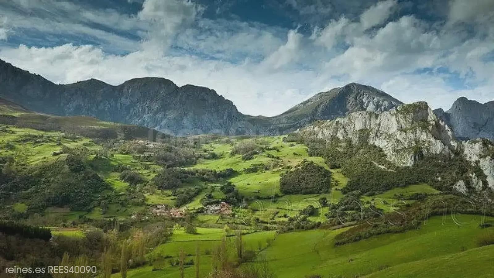 4 bedroom Finca/Country House for sale in Cillorigo de Liebana - € 297,000 (Ref: 9763451)