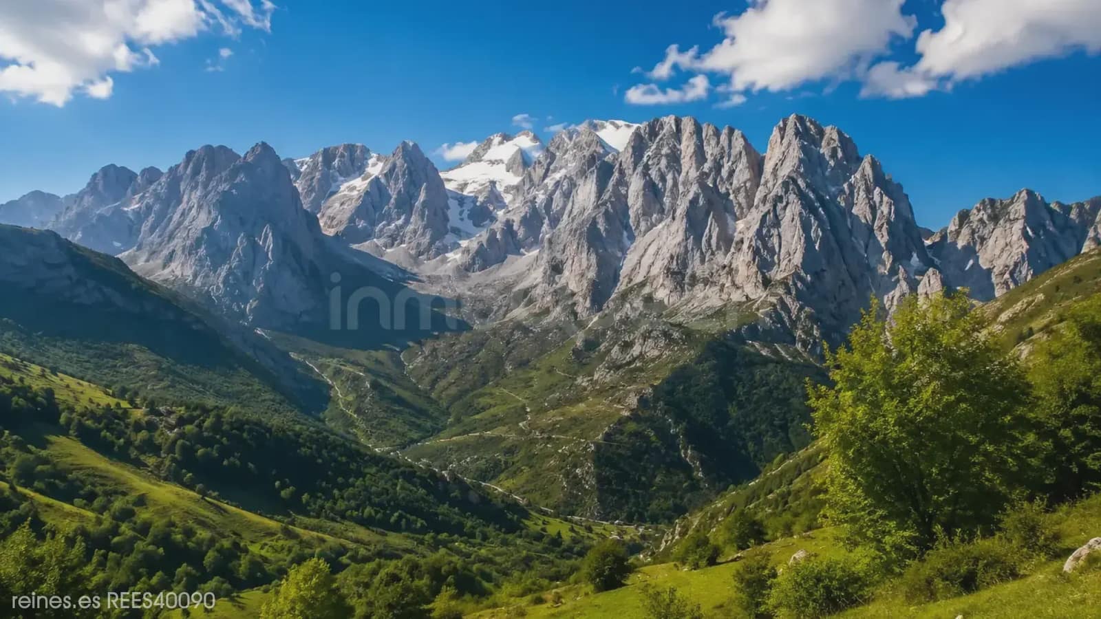 4 bedroom Finca/Country House for sale in Cillorigo de Liebana - € 297,000 (Ref: 9763451)