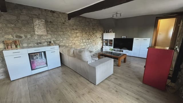 3 soveværelse Semi-Rækkehus til salg i Campoo de Enmedio med garage - € 165.000 (Ref: 9763452)