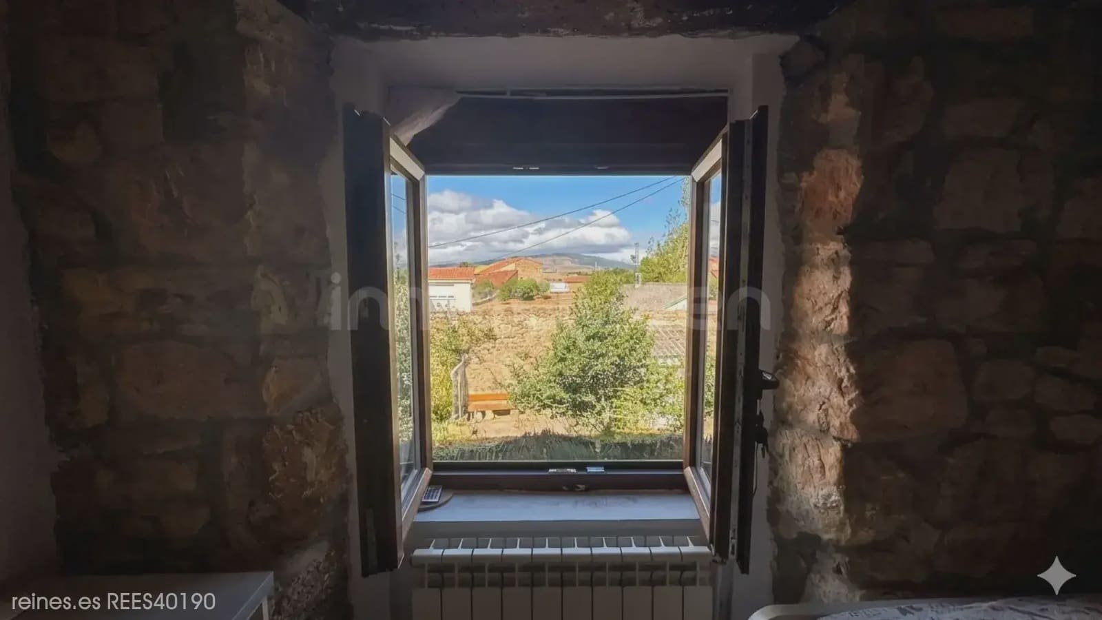 3 bedroom Semi-detached Villa for sale in Las Rozas de Valdearrollo with garage - € 156,000 (Ref: 9763452)