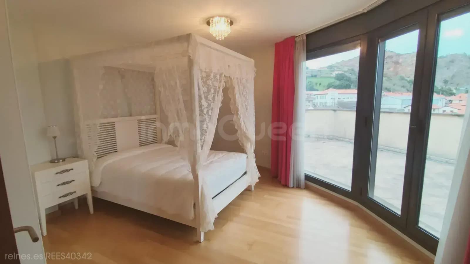 2 soveværelse Lejlighed til salg i Santander med garage - € 367.000 (Ref: 9763456)