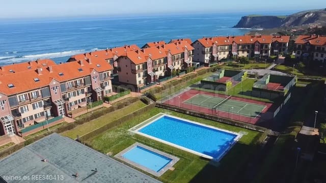 3 soveværelse Rækkehus til salg i Comillas med garage - € 540.000 (Ref: 9763457)