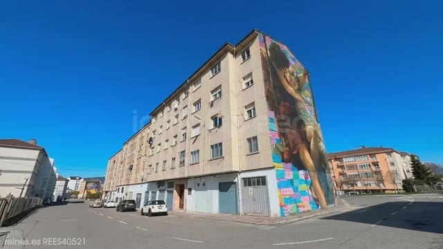 3 makuuhuone Asunto myytävänä paikassa Reinosa mukana 
autotalli - 138 000 € (Ref: 9781405)