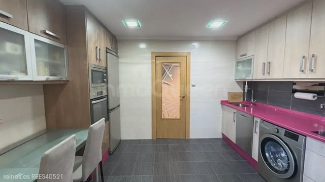 3 slaapkamer Flat te koop in Reinosa met garage - € 138.000 (Ref: 9781405)