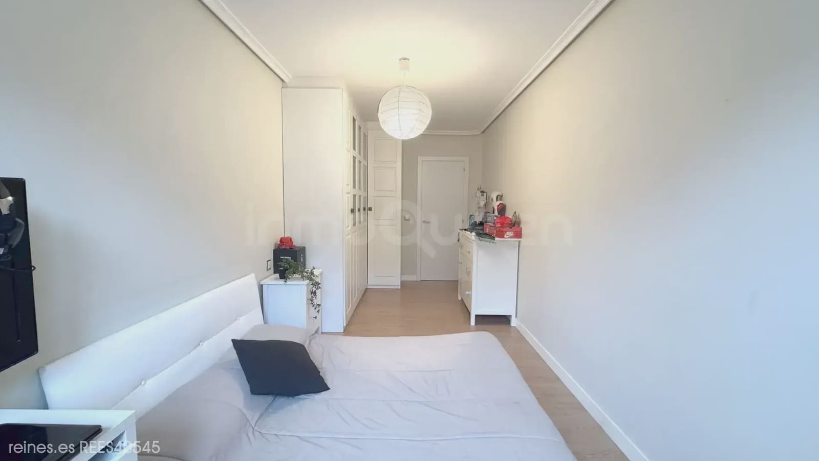 3 bedroom Flat for sale in Los Corrales de Buelna with garage - € 189,000 (Ref: 9781406)