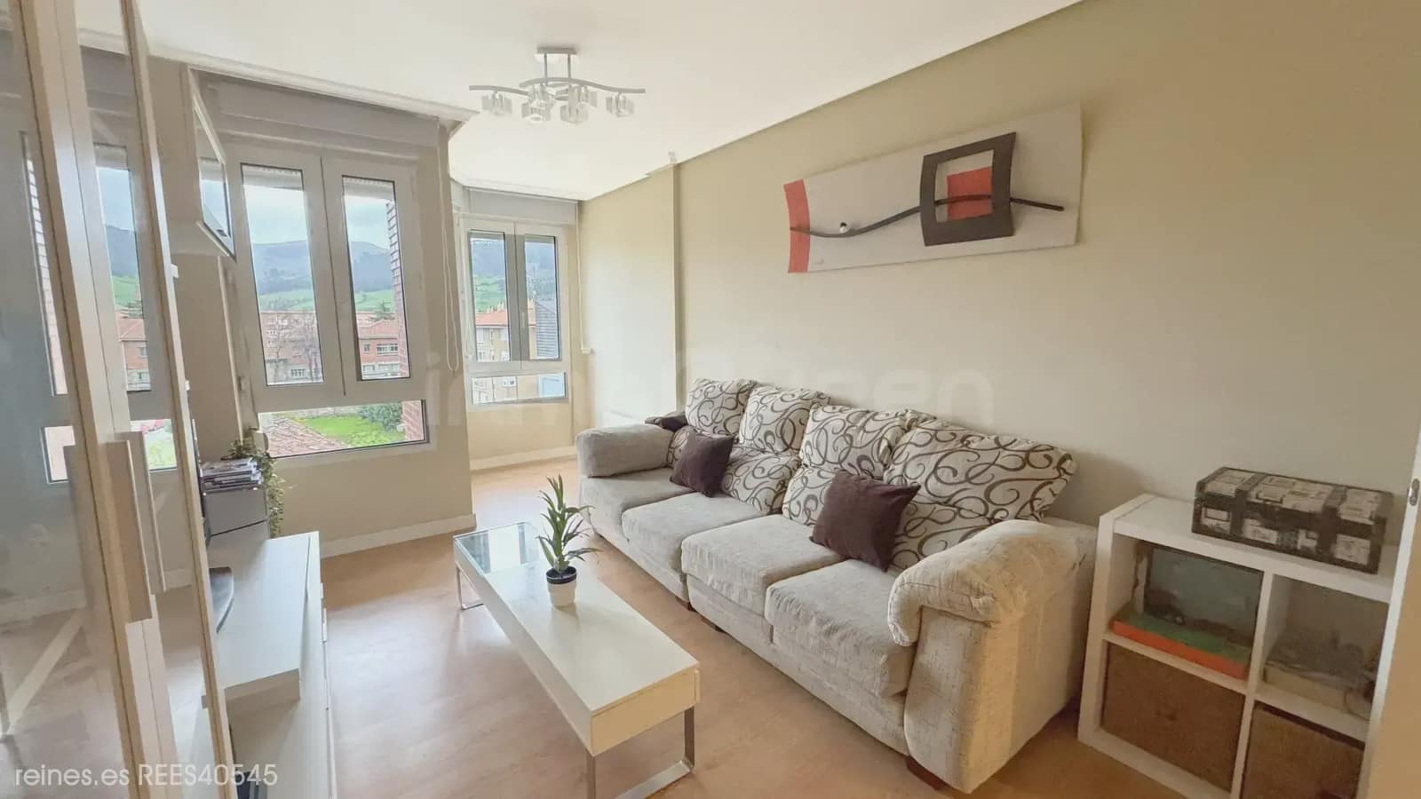 3 bedroom Flat for sale in Los Corrales de Buelna with garage - € 189,000 (Ref: 9781406)