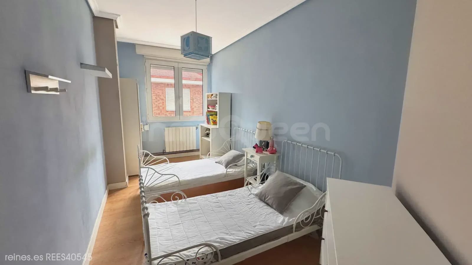 3 bedroom Flat for sale in Los Corrales de Buelna with garage - € 189,000 (Ref: 9781406)