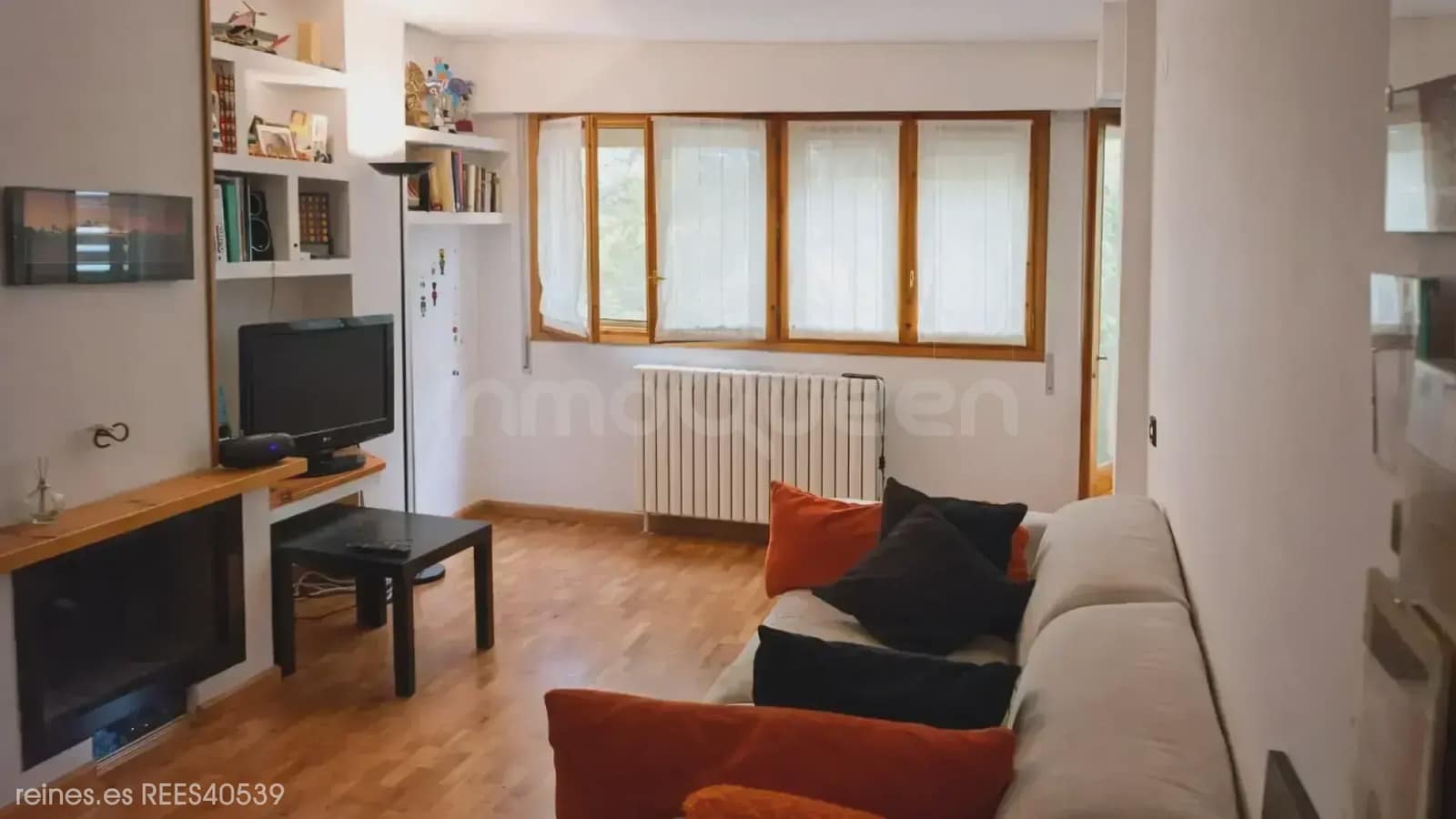 2 bedroom Flat for sale in Jaca - € 320,000 (Ref: 9797533)