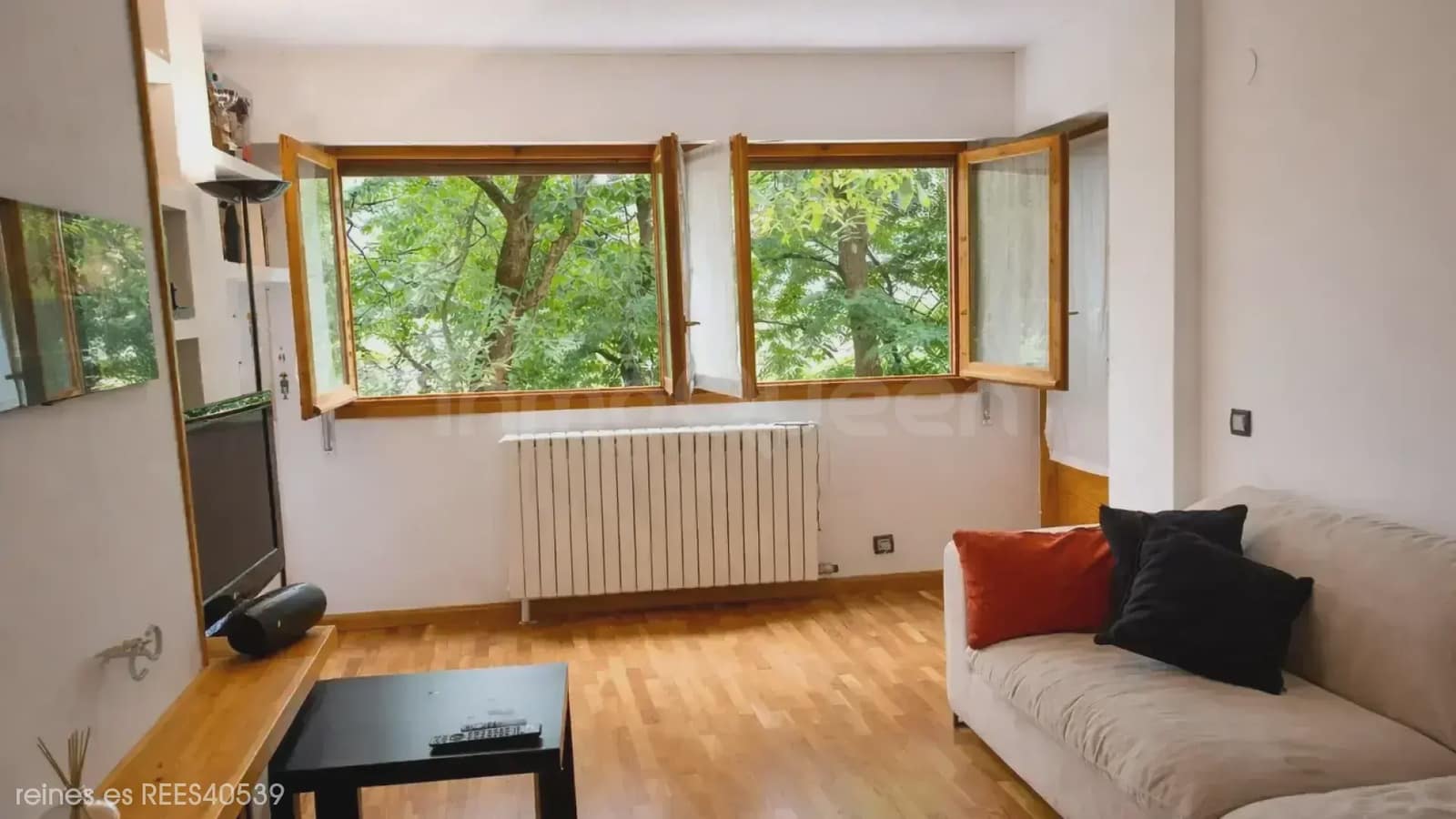 2 bedroom Flat for sale in Jaca - € 320,000 (Ref: 9797533)