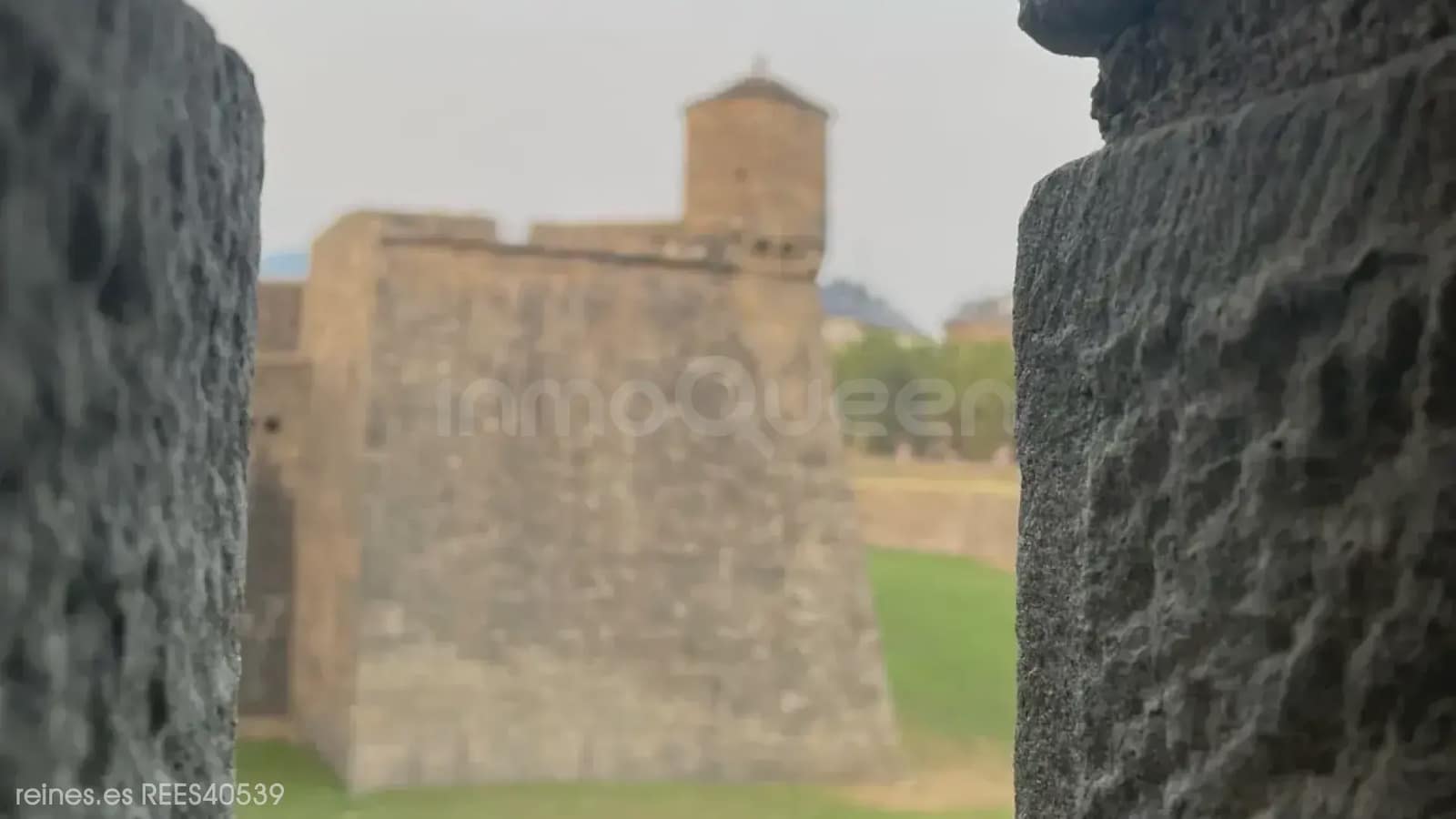 2 bedroom Flat for sale in Jaca - € 320,000 (Ref: 9797533)