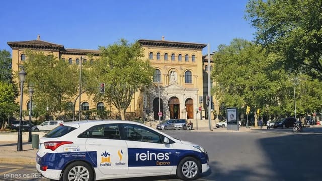 Piso de 4 habitaciones en Zaragoza ciudad en venta con garaje - 650.000 € (Ref: 9797534)