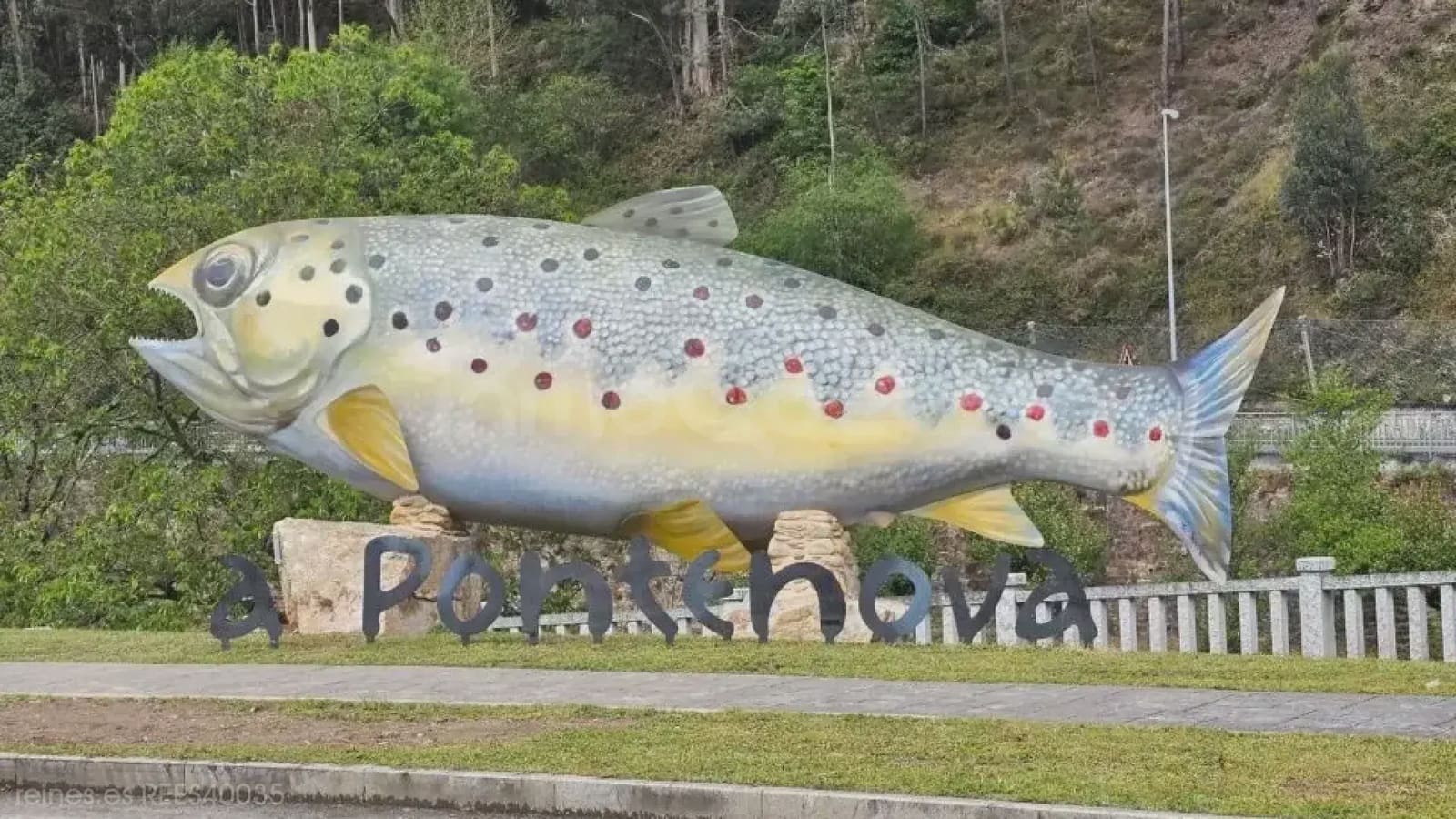 3 bedroom Flat for sale in A Pontenova - € 65,000 (Ref: 9798326)