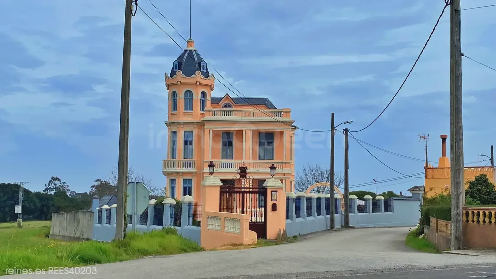 9 makuuhuone Omakotitalo myytävänä paikassa Barreiros mukana 
autotalli - 1 400 000 € (Ref: 9798329)