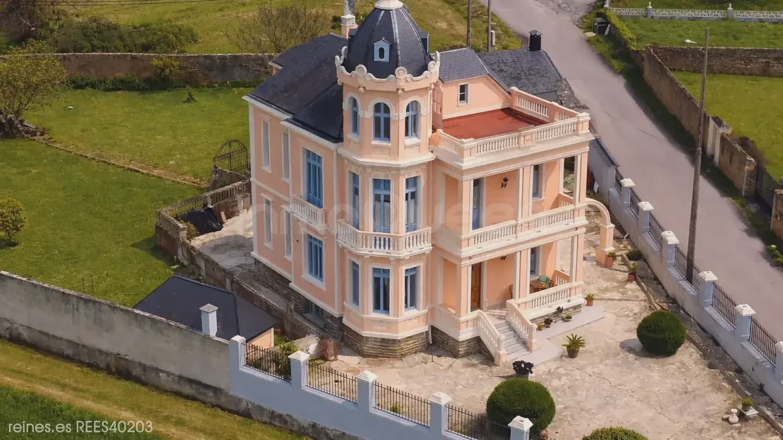 9 makuuhuone Omakotitalo myytävänä paikassa Barreiros mukana 
autotalli - 1 400 000 € (Ref: 9798329)