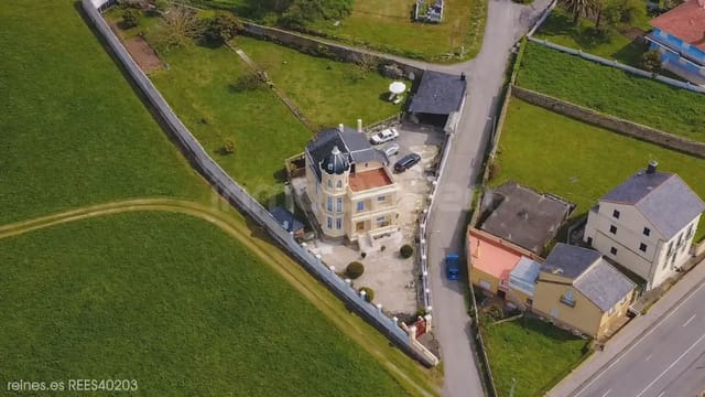 9 makuuhuone Omakotitalo myytävänä paikassa Barreiros mukana 
autotalli - 1 400 000 € (Ref: 9798329)