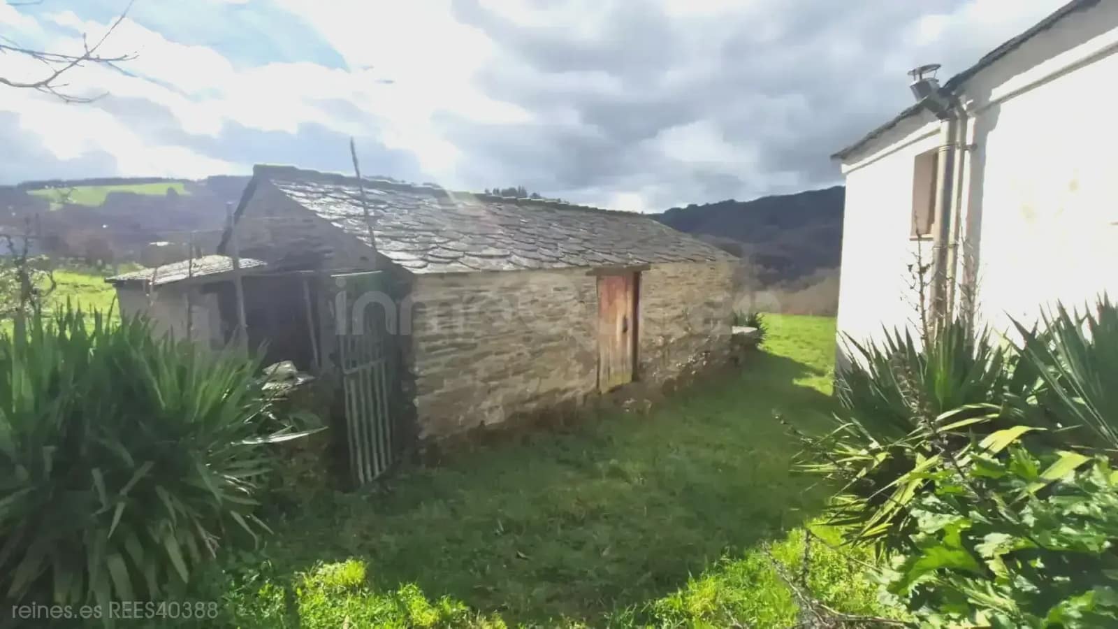 5 sypialnia Finka/Dom wiejski na sprzedaż w Santa Eulalia de Oscos z garażem - 300 000 € (Ref: 9798333)