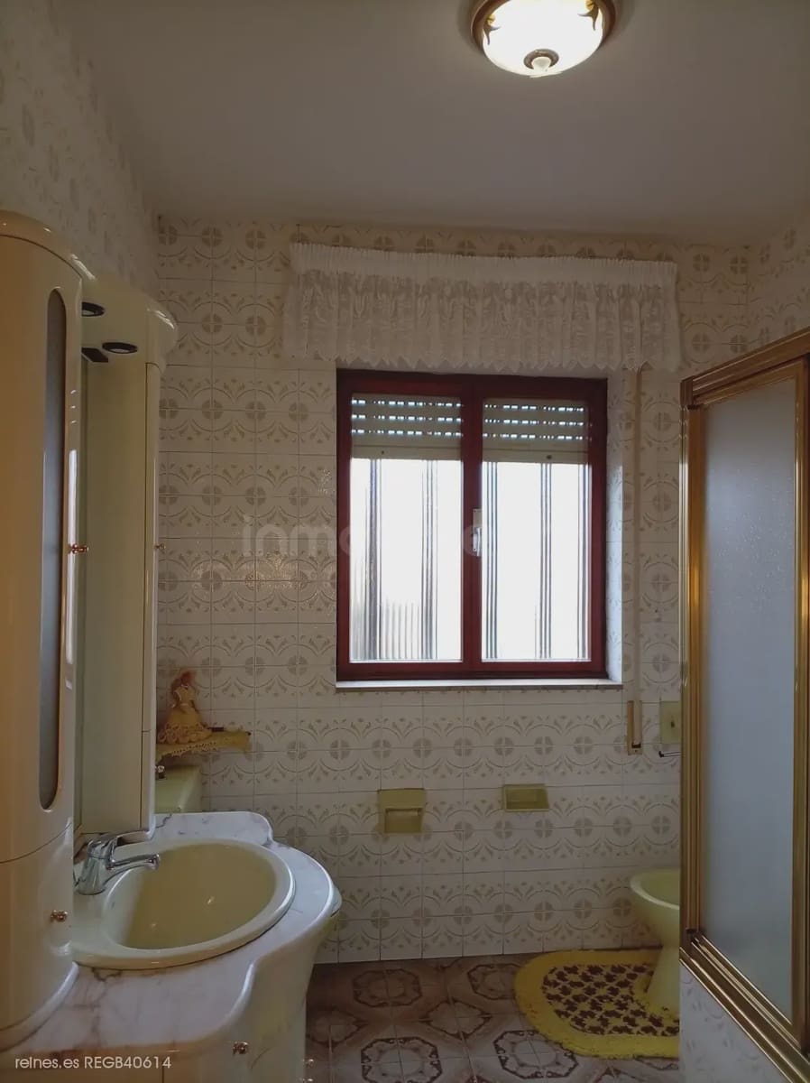 6 bedroom Apartment for sale in Ribadeo with garage - € 550,000 (Ref: 9798337)