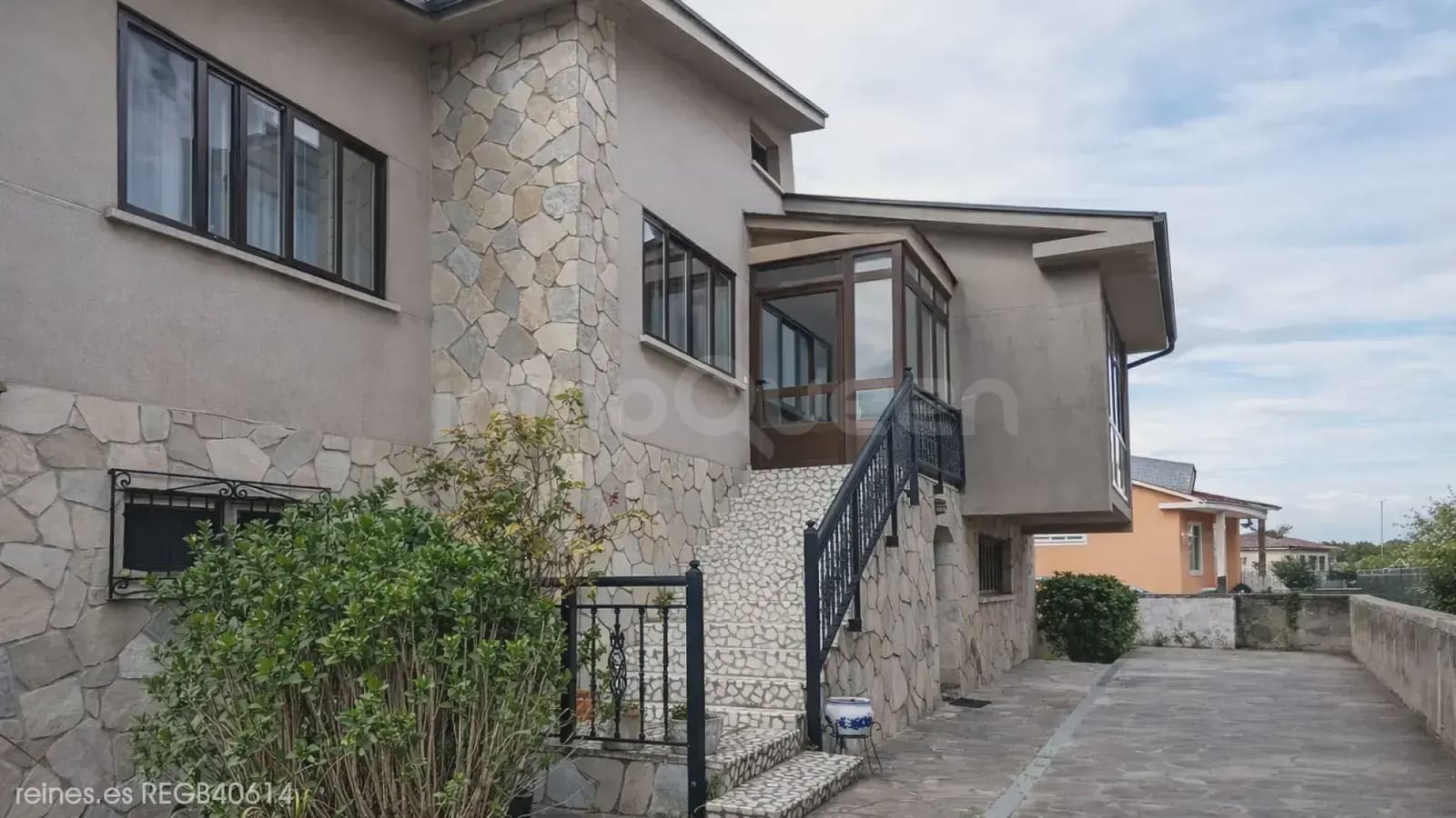 6 bedroom Apartment for sale in Ribadeo with garage - € 550,000 (Ref: 9798337)