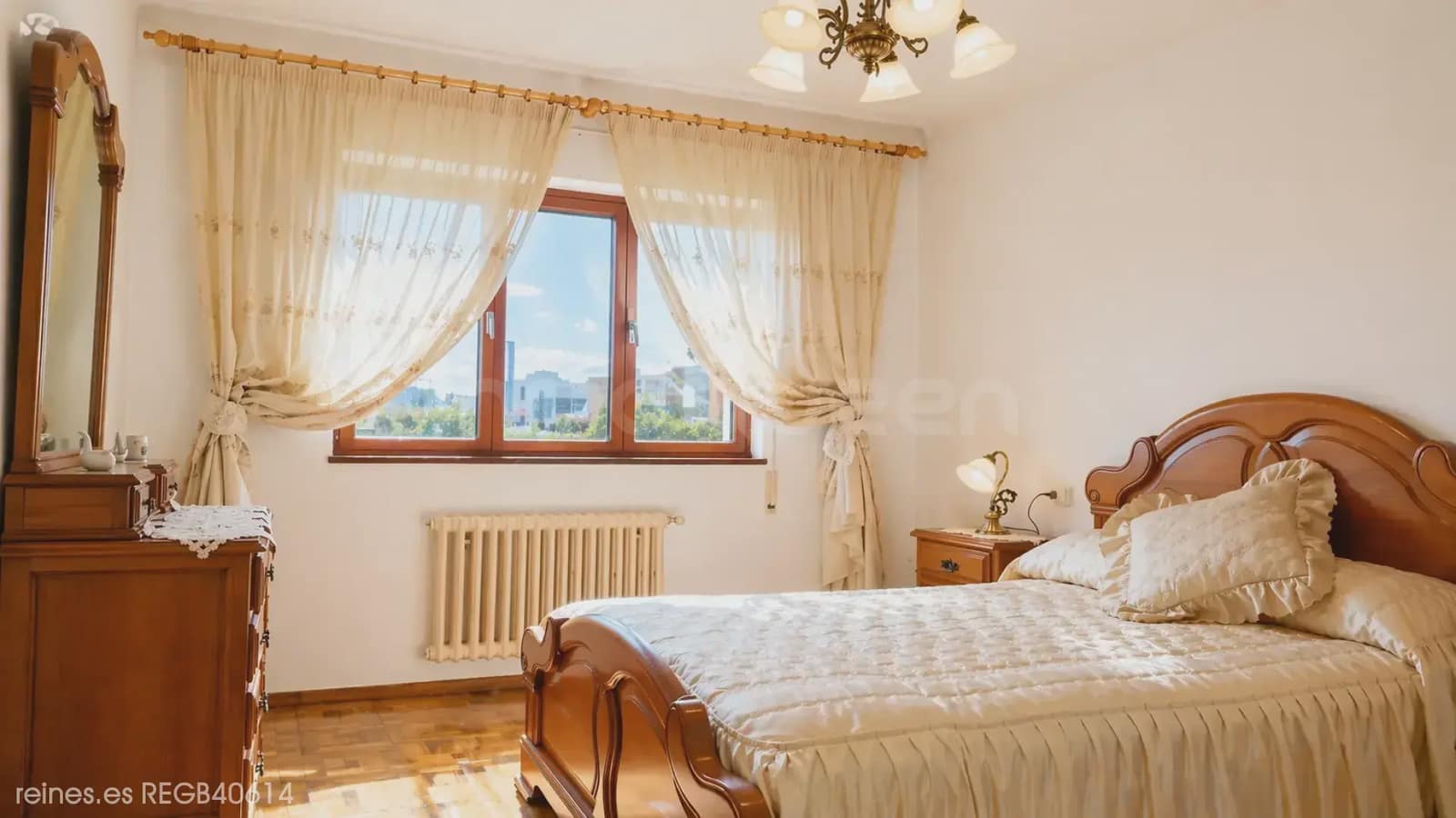 6 bedroom Apartment for sale in Ribadeo with garage - € 550,000 (Ref: 9798337)