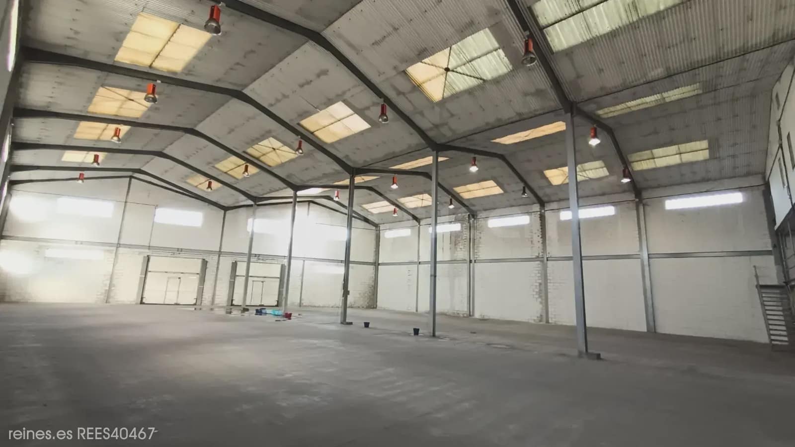 Gewerbe zu vermieten in Llanera mit Garage - 5.000 € (Ref: 9802965)