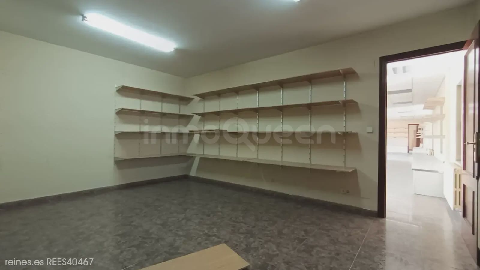 Gewerbe zu vermieten in Llanera mit Garage - 5.000 € (Ref: 9802965)