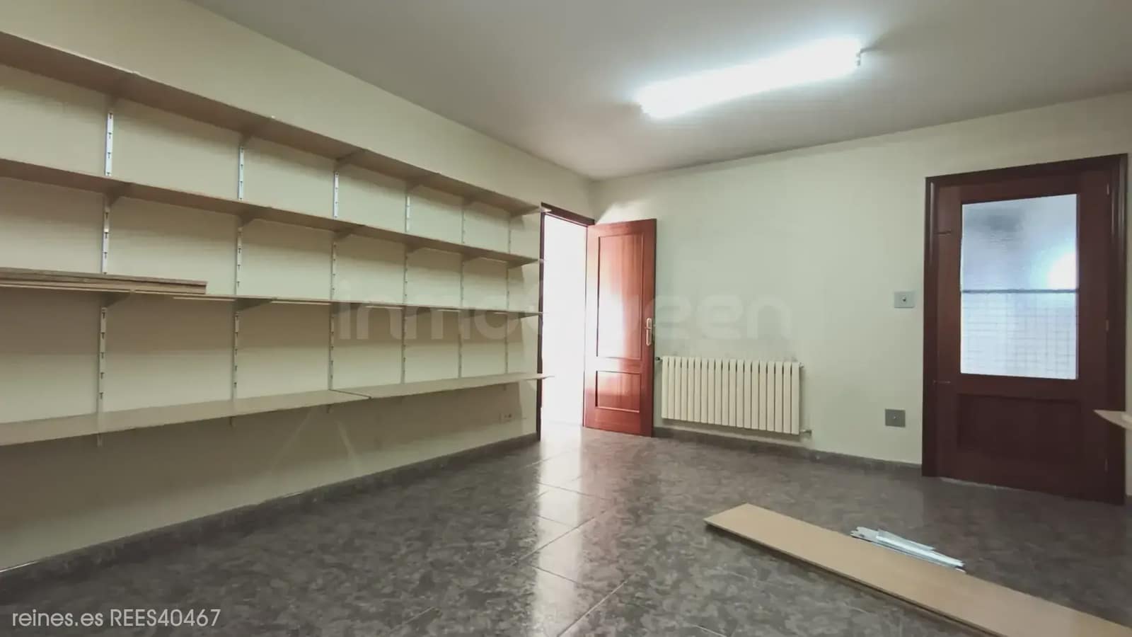 Gewerbe zu vermieten in Llanera mit Garage - 5.000 € (Ref: 9802965)