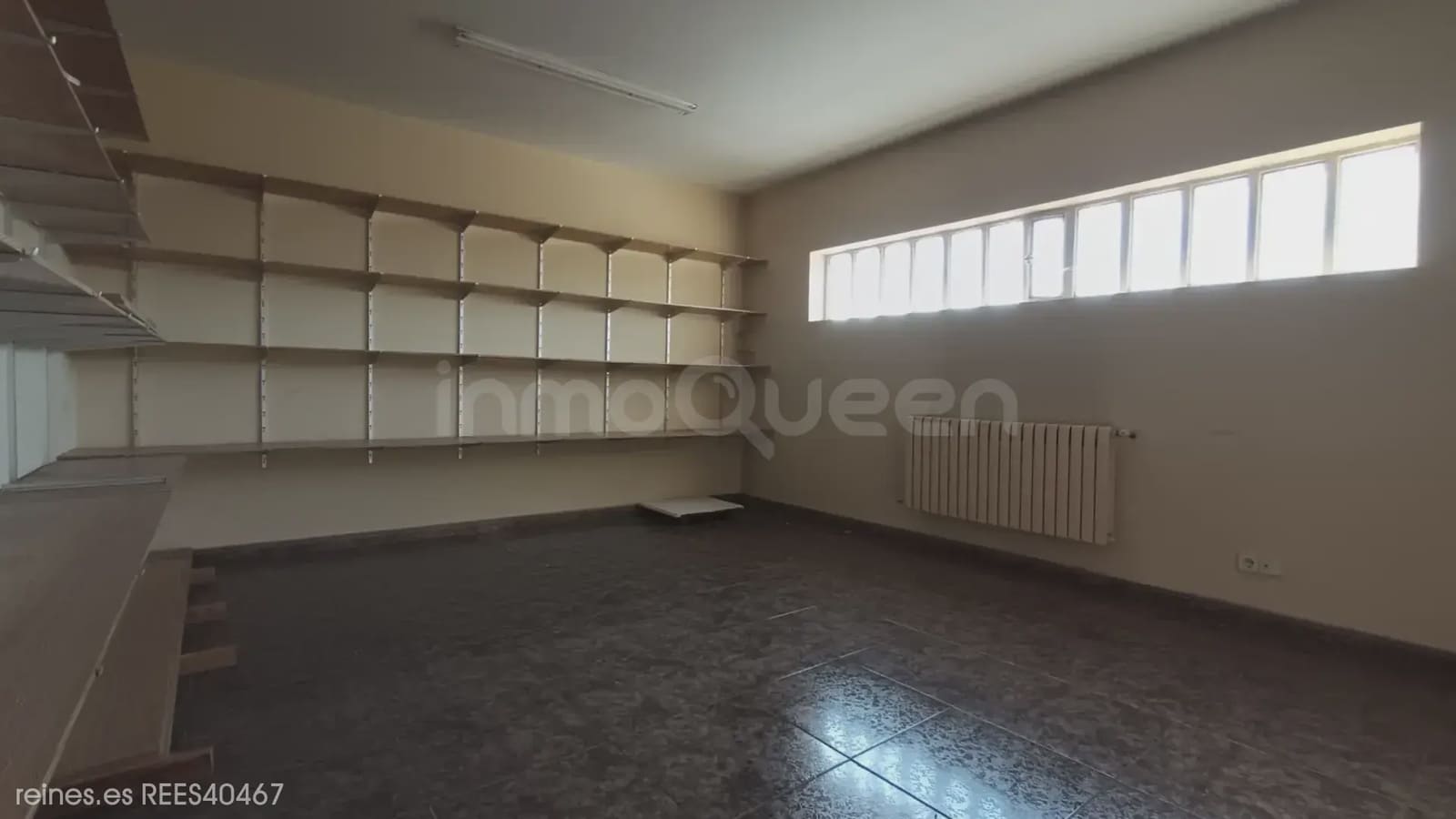 Gewerbe zu vermieten in Llanera mit Garage - 5.000 € (Ref: 9802965)