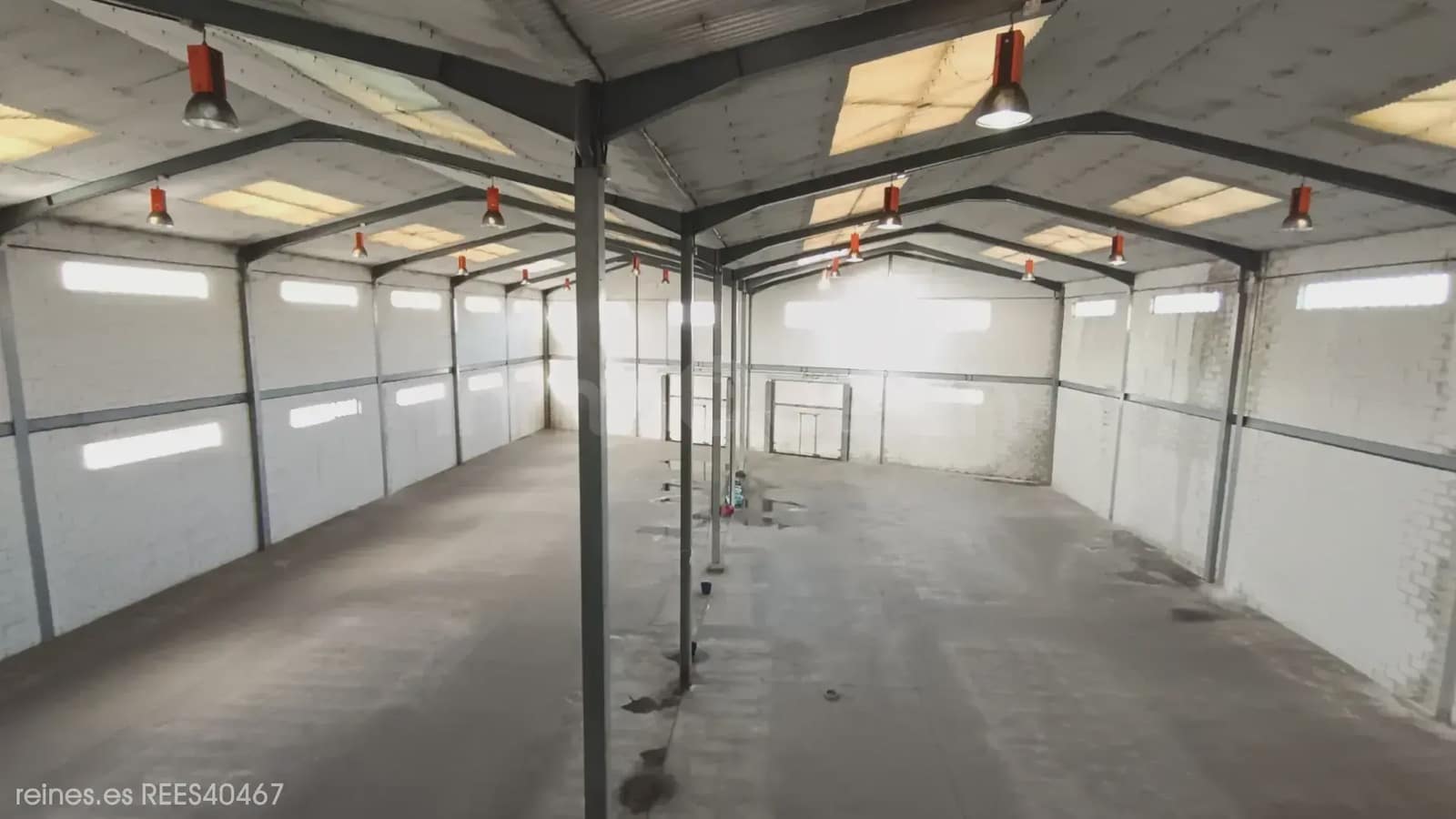 Gewerbe zu vermieten in Llanera mit Garage - 5.000 € (Ref: 9802965)