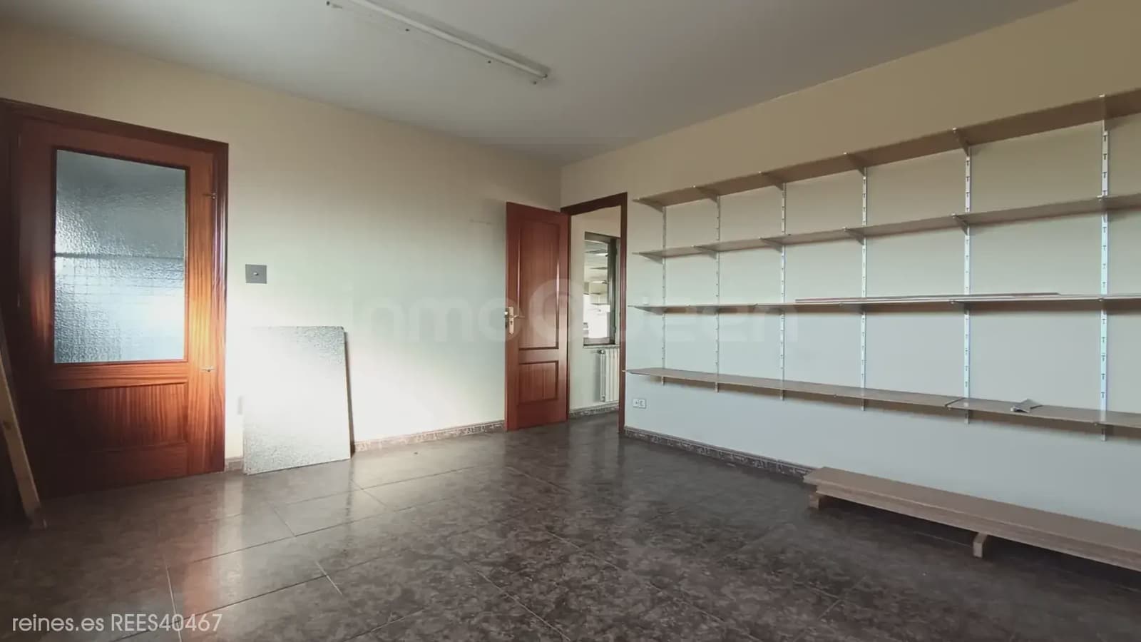 Gewerbe zu vermieten in Llanera mit Garage - 5.000 € (Ref: 9802965)