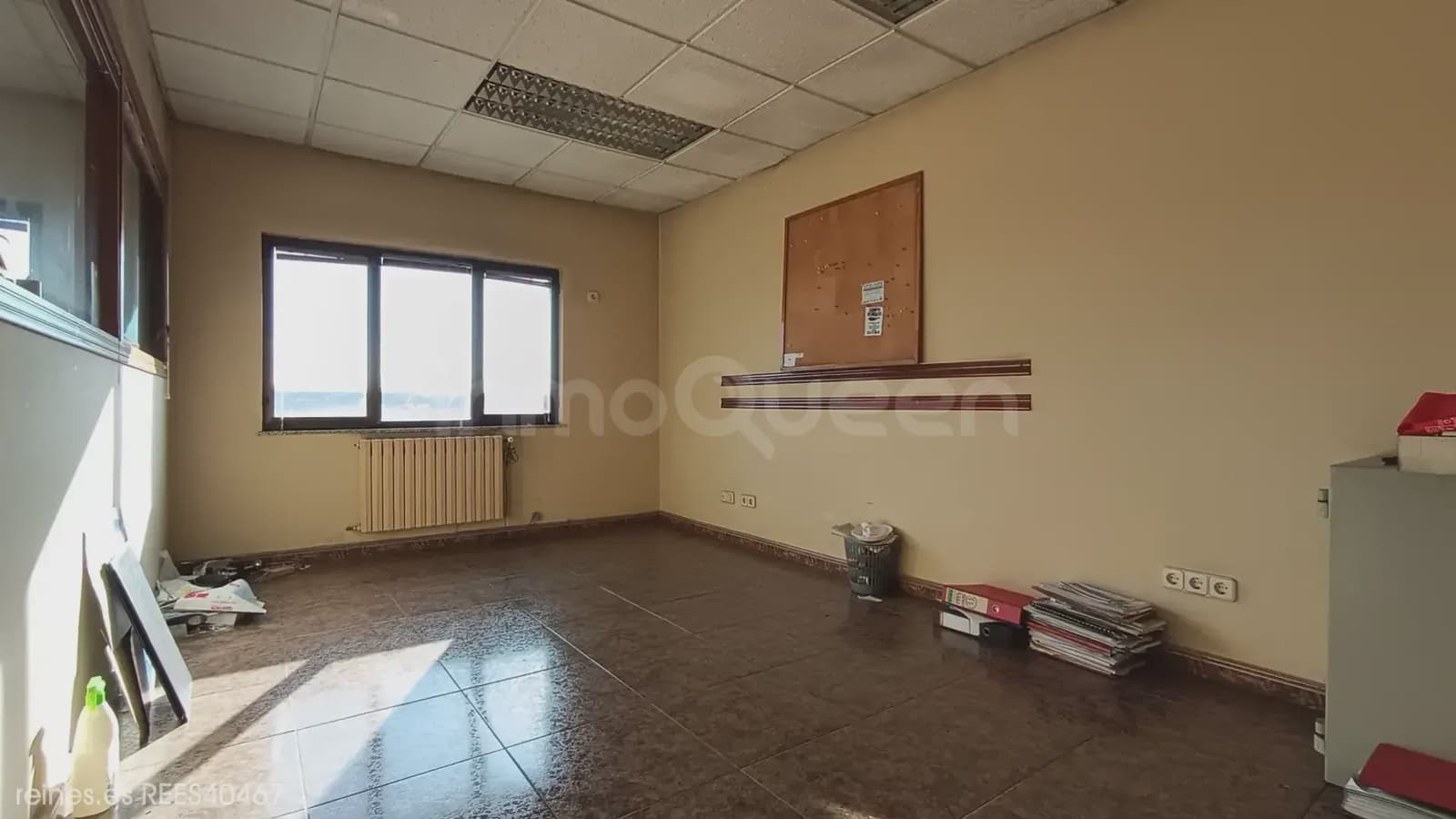 Gewerbe zu vermieten in Llanera mit Garage - 5.000 € (Ref: 9802965)