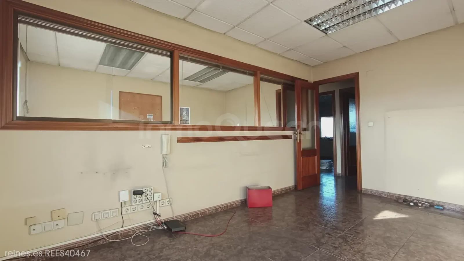 Gewerbe zu vermieten in Llanera mit Garage - 5.000 € (Ref: 9802965)