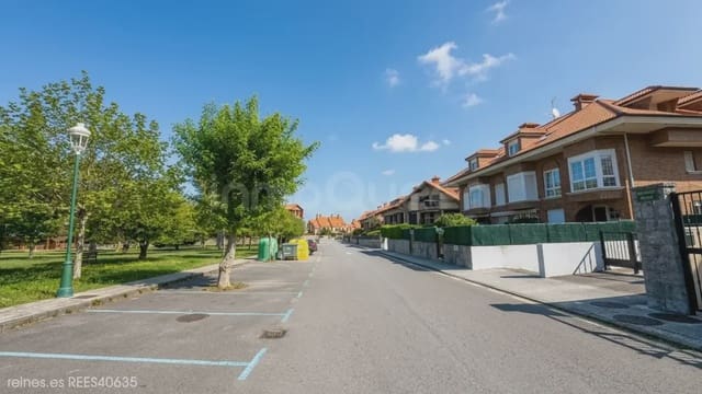 Adosado de 3 habitaciones en Noja en venta con garaje - 359.900 € (Ref: 9805713)