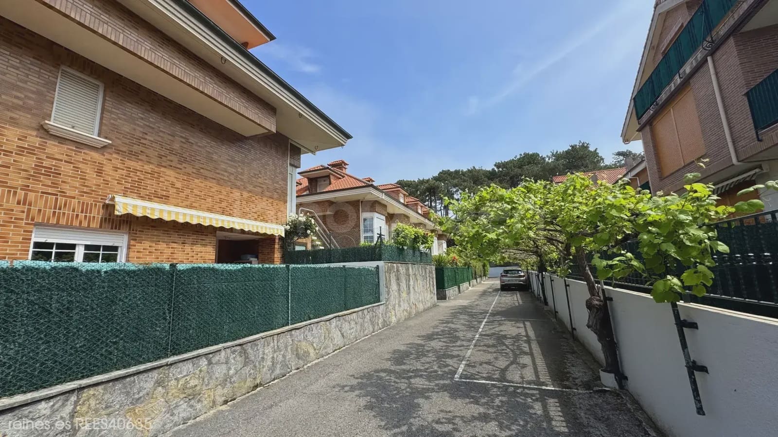 Adosado de 3 habitaciones en Noja en venta con garaje - 359.900 € (Ref: 9805713)