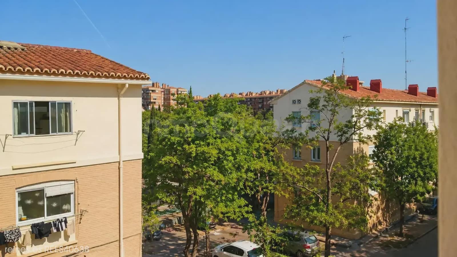 2 bedroom Flat for sale in Zaragoza city - € 98,000 (Ref: 9806815)