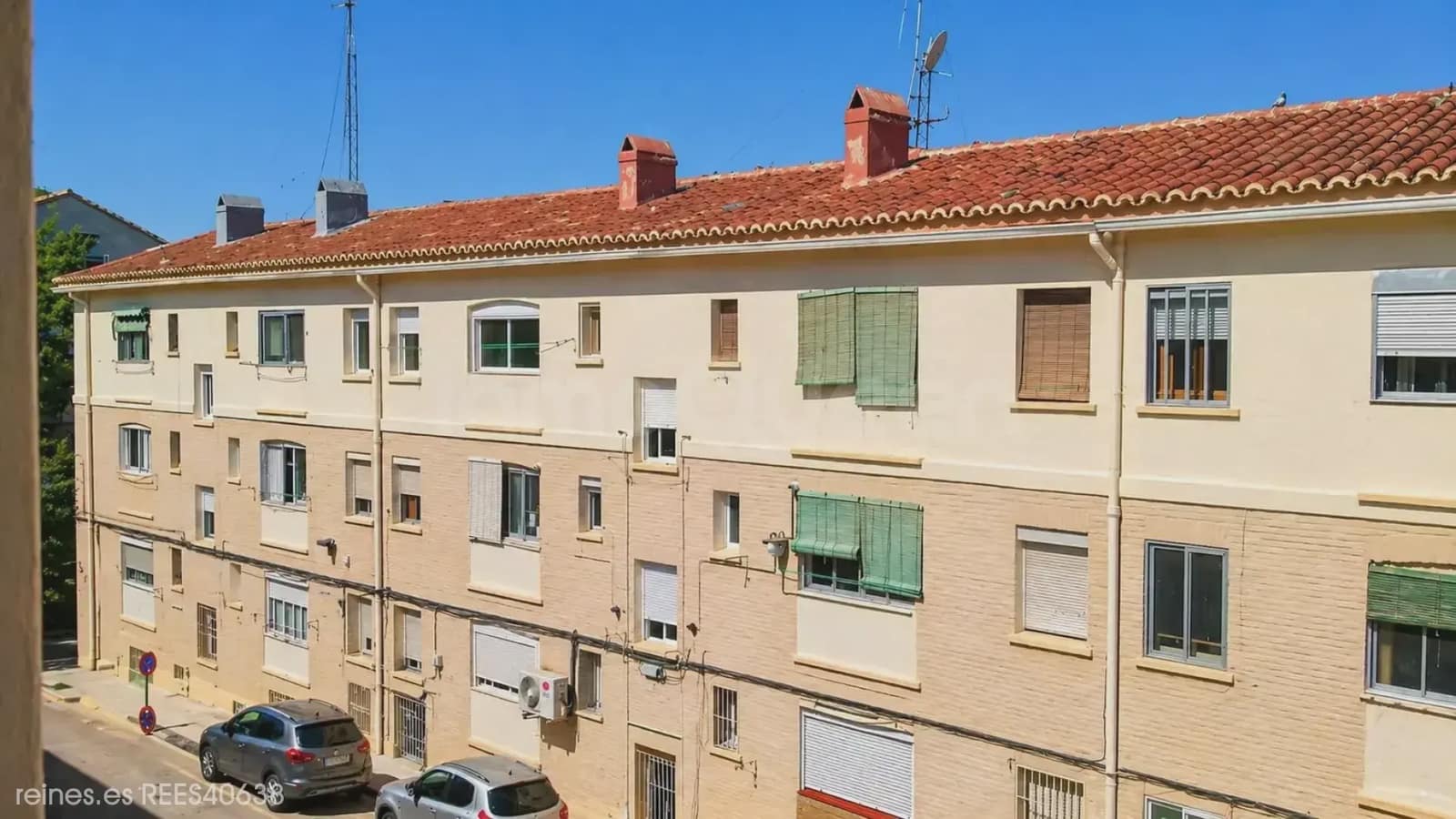 2 bedroom Flat for sale in Zaragoza city - € 98,000 (Ref: 9806815)