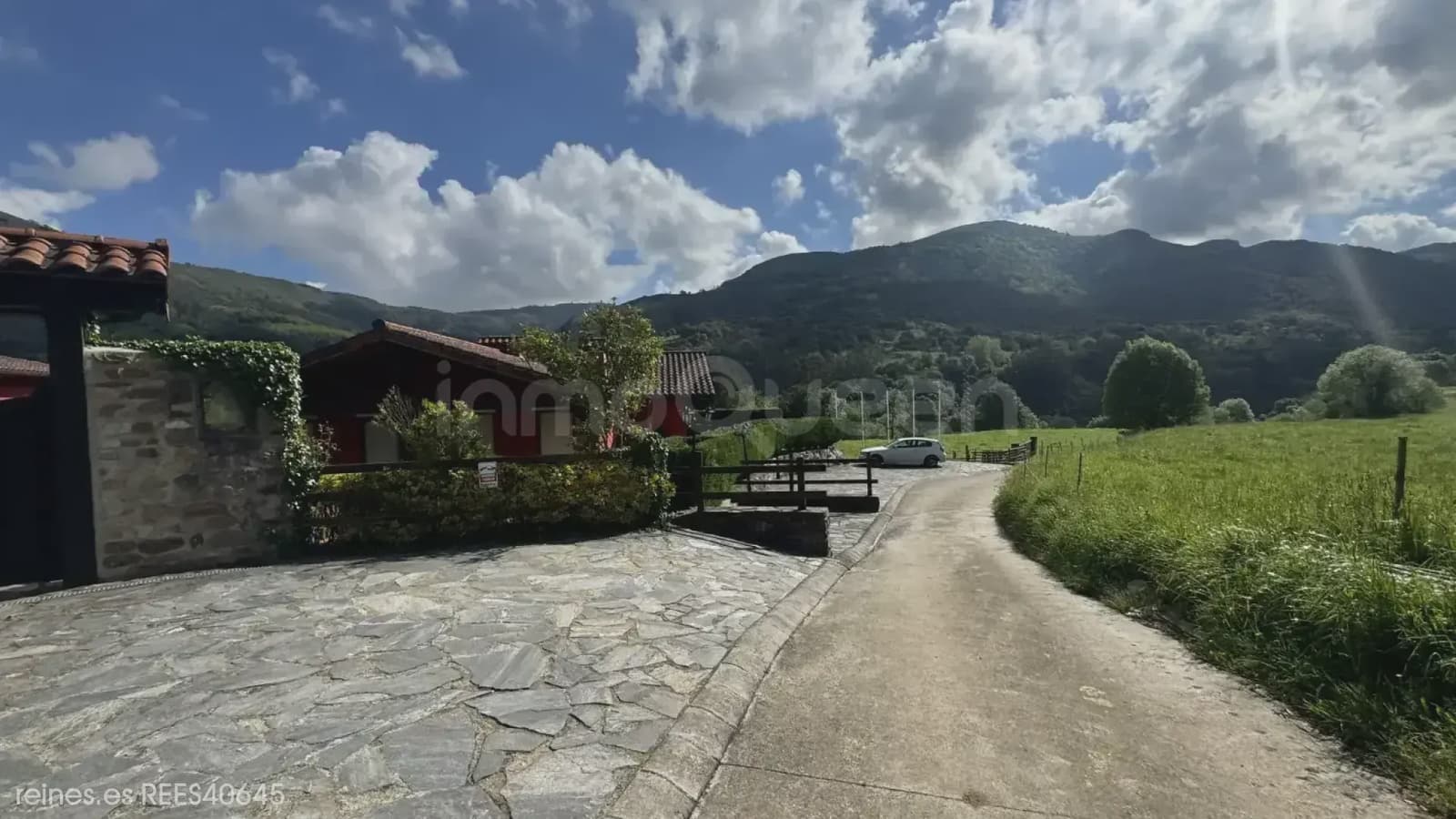 2 soveværelse Rækkehus til salg i Rionansa med garage - € 250.000 (Ref: 9816262)