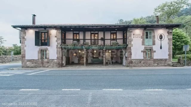 Restaurant/Bar for rent in Mazcuerras - € 2,500 (Ref: 9819725)