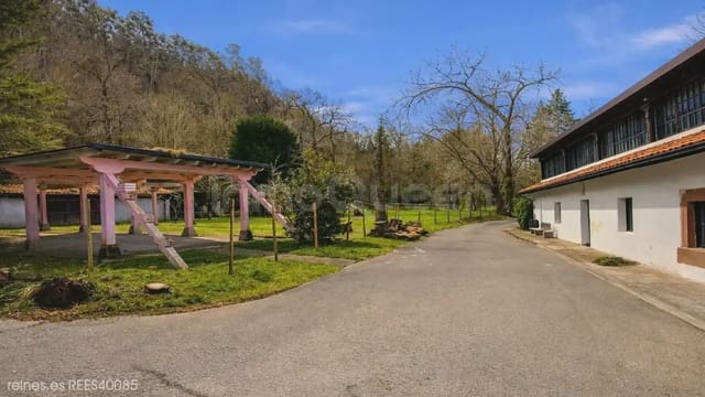Restaurant/Bar for rent in Mazcuerras - € 2,500 (Ref: 9819725)