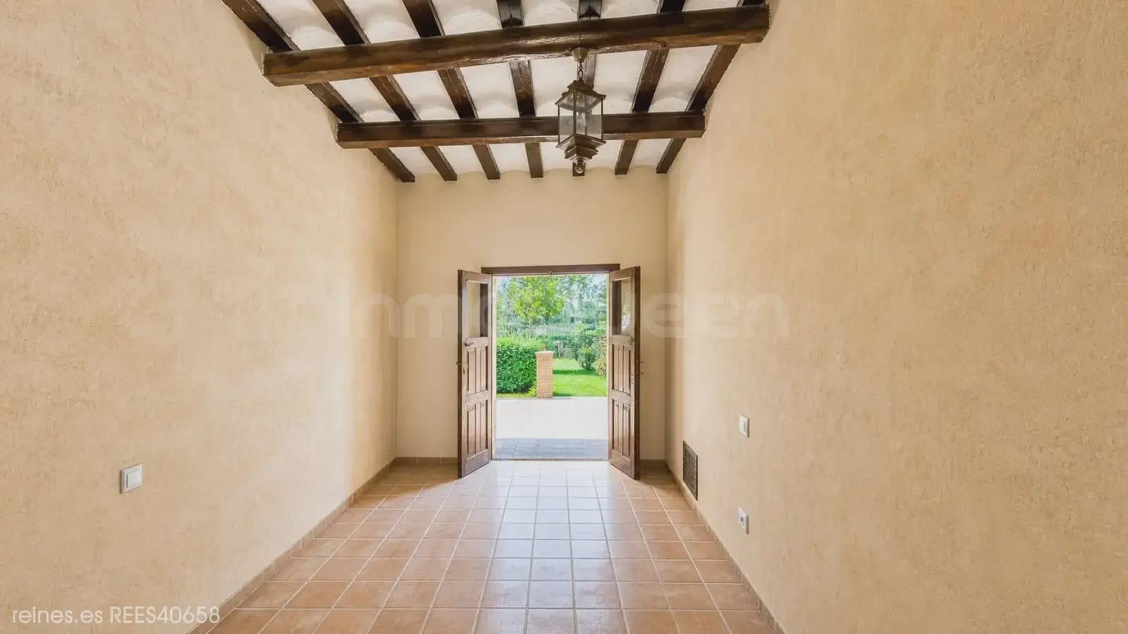 24 bedroom Villa for sale in Calamocha - € 550,000 (Ref: 9819727)
