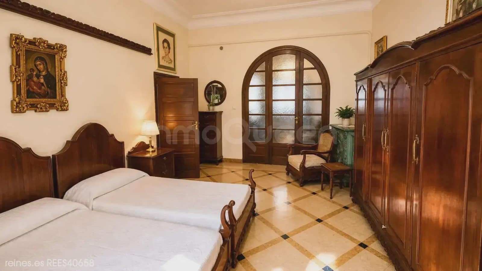 24 bedroom Villa for sale in Calamocha - € 550,000 (Ref: 9819727)
