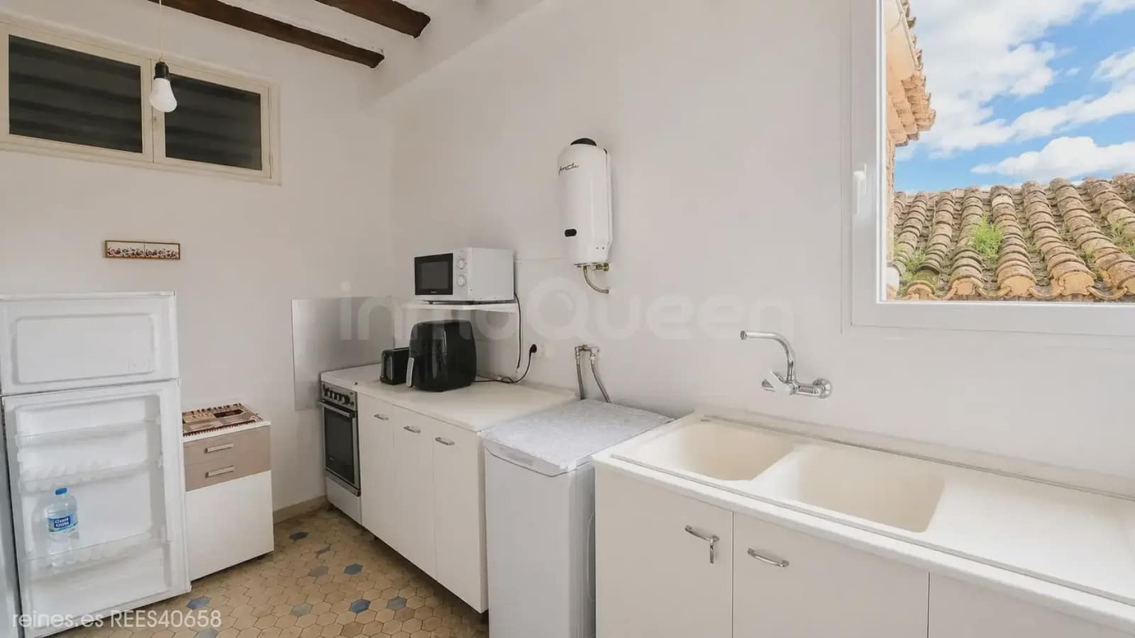24 bedroom Villa for sale in Calamocha - € 550,000 (Ref: 9819727)