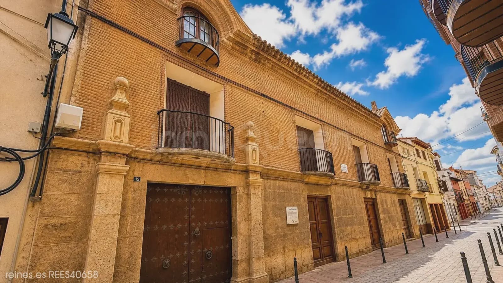 24 bedroom Villa for sale in Calamocha - € 550,000 (Ref: 9819727)