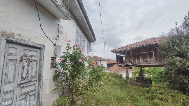 3 soveværelse Finca/Landehus til salg i Grado med garage - € 55.000 (Ref: 9820875)