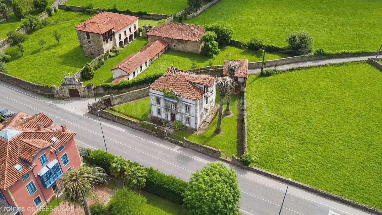 5 soveværelse Finca/Landehus til salg i Corvera de Toranzo med garage - € 300.000 (Ref: 9823652)