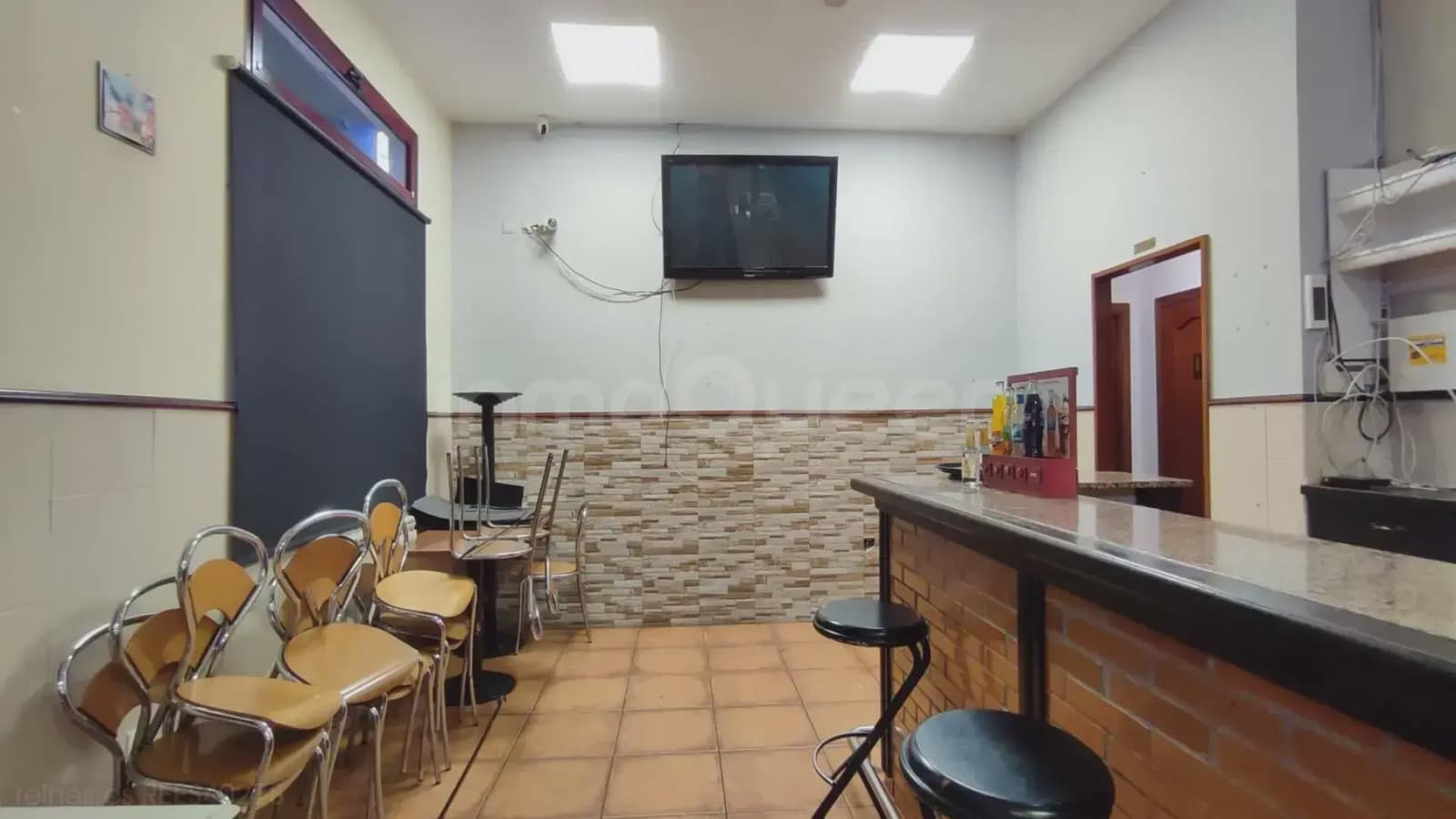 Business for sale in Mieres - € 130,000 (Ref: 9826049)