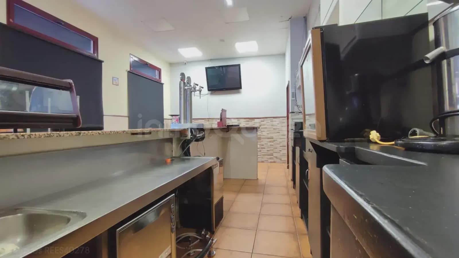 Business for sale in Mieres - € 130,000 (Ref: 9826049)